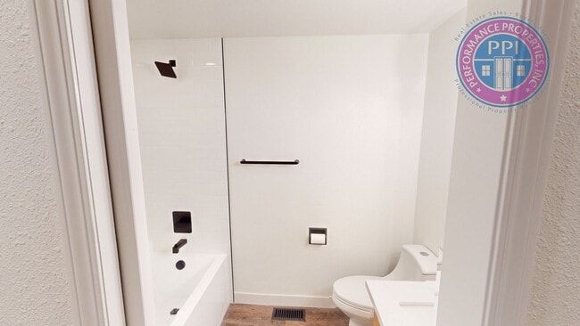 Building Photo - Lake Oswego Gem!!!  Single Level Ranch - Newly Updated