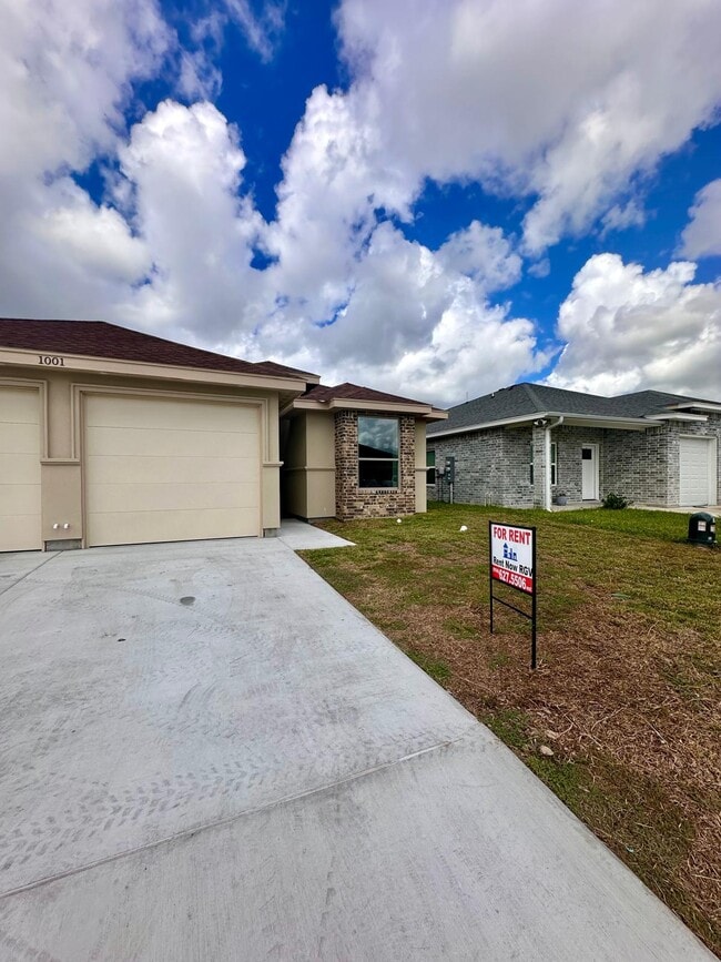 Building Photo - 1001 Julia St