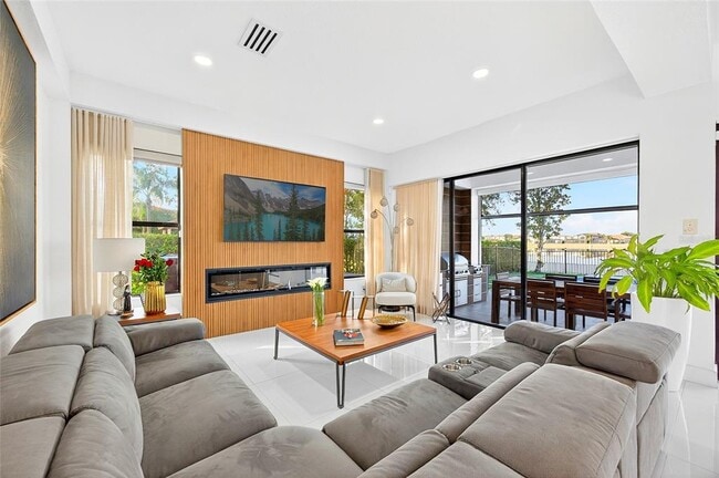 Building Photo - 10613 Mobberley Cir