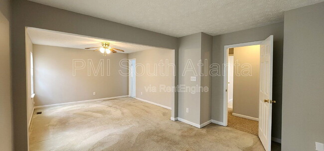 Building Photo - 2330 Burdett Ridge Dr