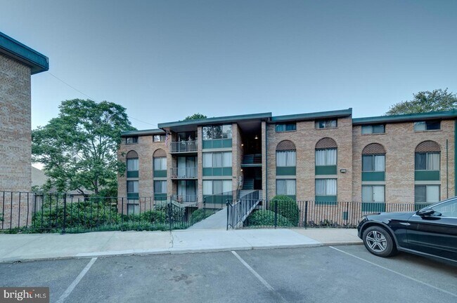 Building Photo - 515 N Armistead St