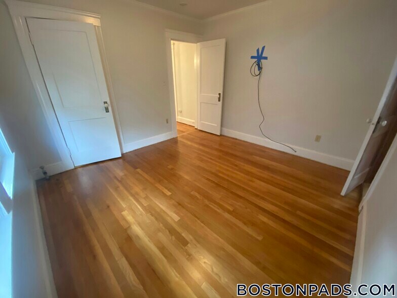Building Photo - 88 Beechcroft St