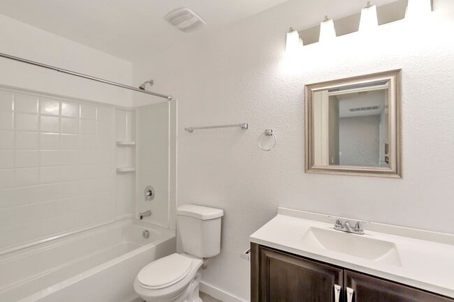 Building Photo - Prime ASU-Area Property: 6-Bedroom Pool Home with 2-Car Garage