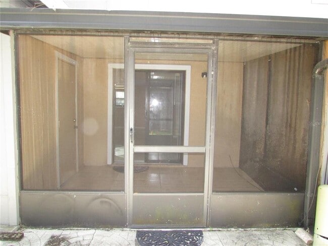 Building Photo - 10049 Lake Oak Cir