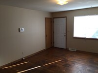 Building Photo - 3 Bedroom 1 Bathroom home in East Springfi...