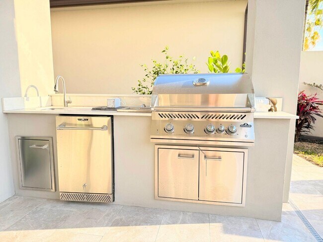 Building Photo - 17299 Pagoda Palms Dr