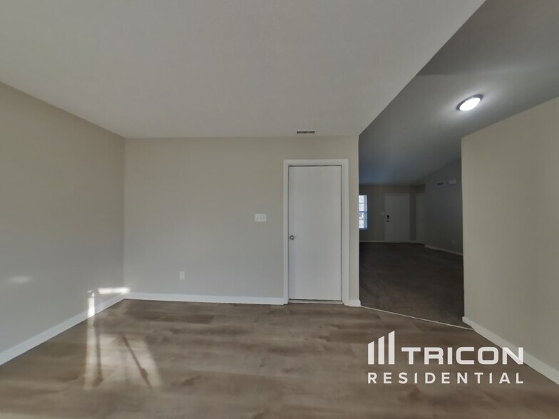 Building Photo - 25 Suncrest Dr
