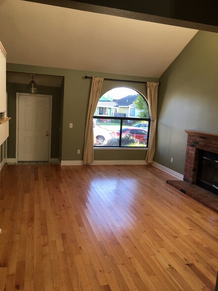 living room - 1327 middlebrook way