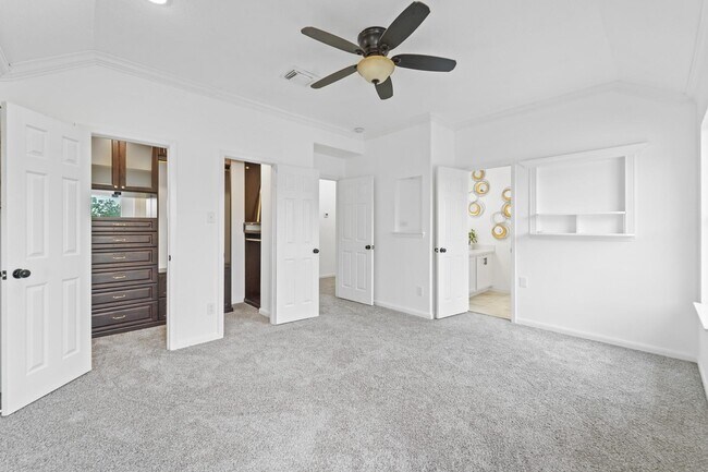 Building Photo - 6310 Mountain Pines Ln