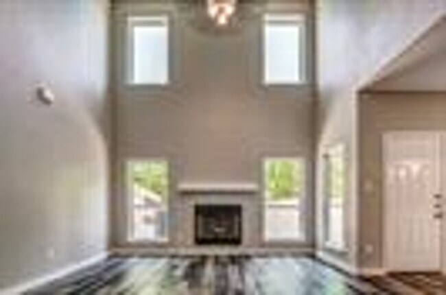Building Photo - 3258 Wexford Dr
