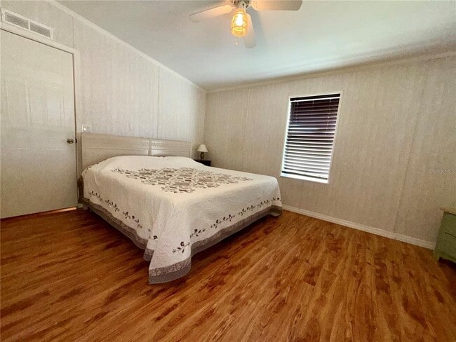 Building Photo - 10942 Poplar St NE