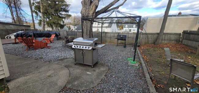 Building Photo - 321 Evers St