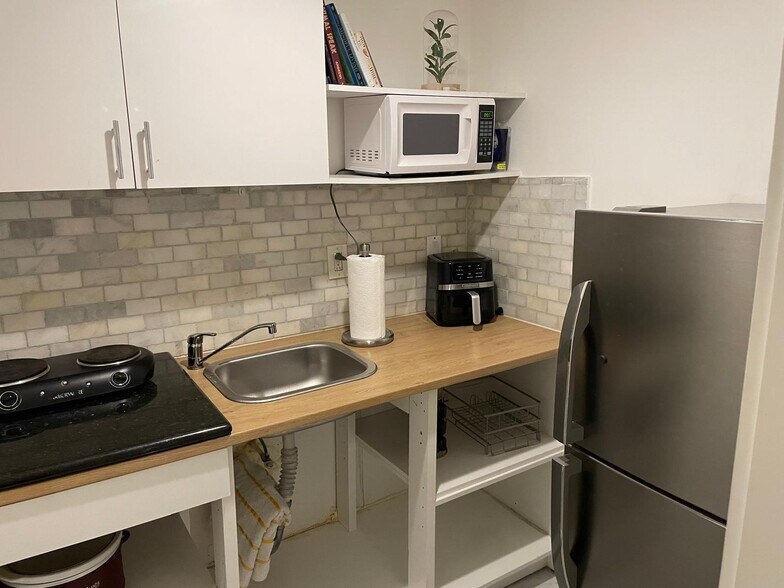 Building Photo - 1033 NW 7th Ter