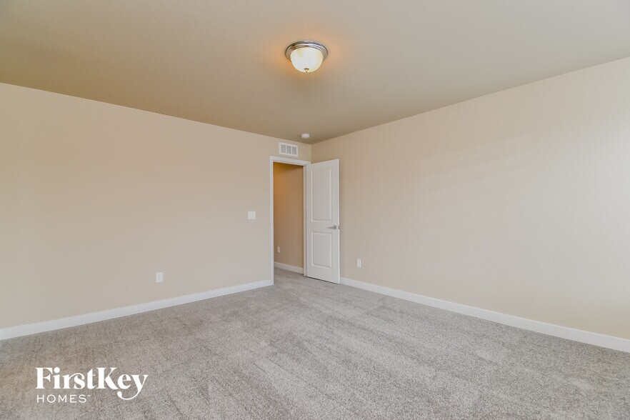 Building Photo - 11148 Murrelet Dr