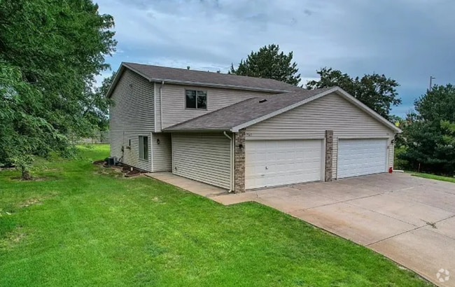 Building Photo - 1565 Cedar Crest Dr