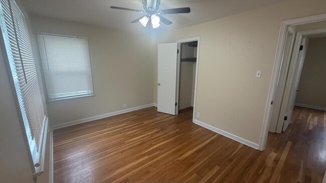 Building Photo - 1410 Akron Dr