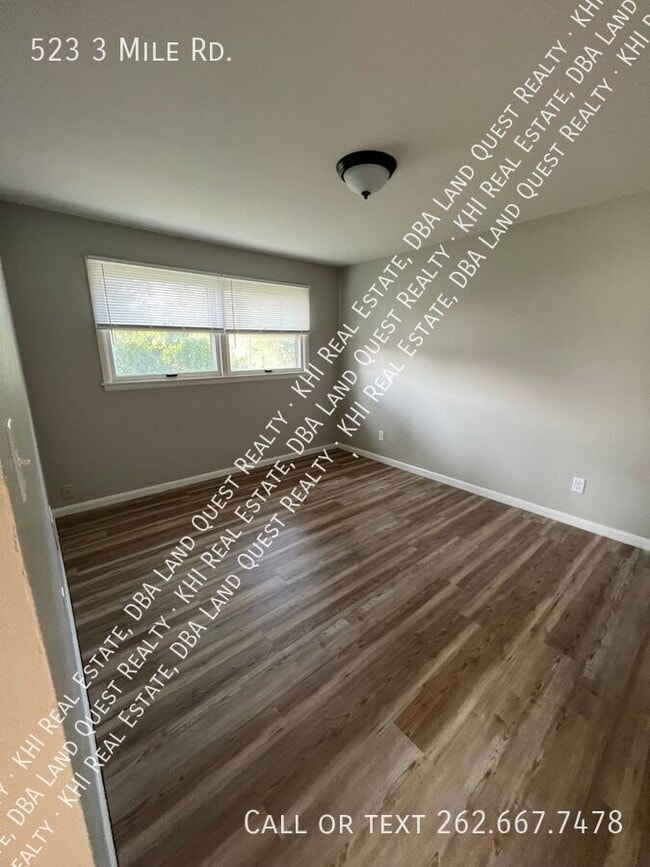 Building Photo - 523 3 Mile Rd