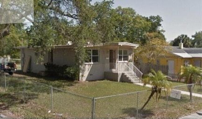 Building Photo - 3 Bedroom 1.5 Bathroom Home For Rent - Close to Downtown St Petersburg