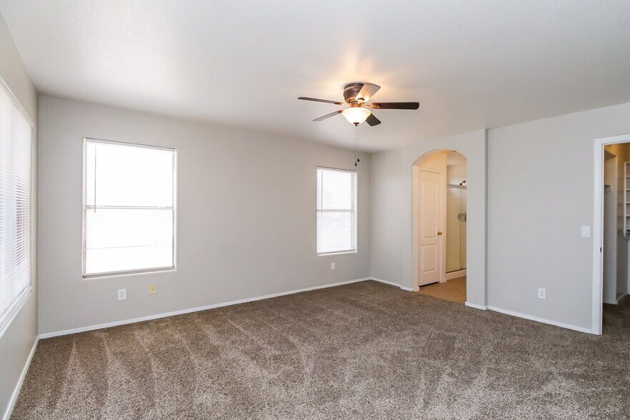 Building Photo - 12925 W Holly St