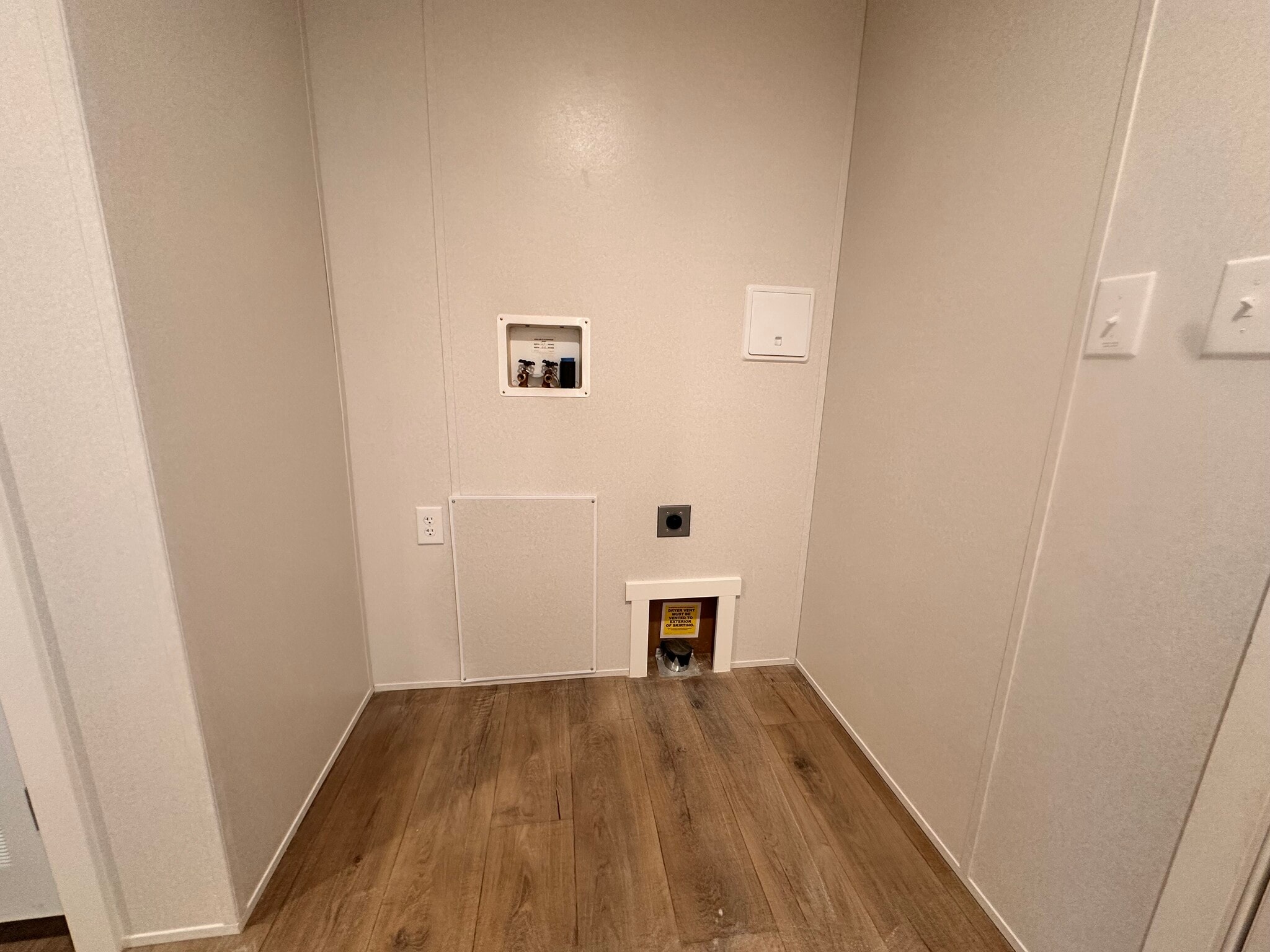 Building Photo - 30 Lapin St