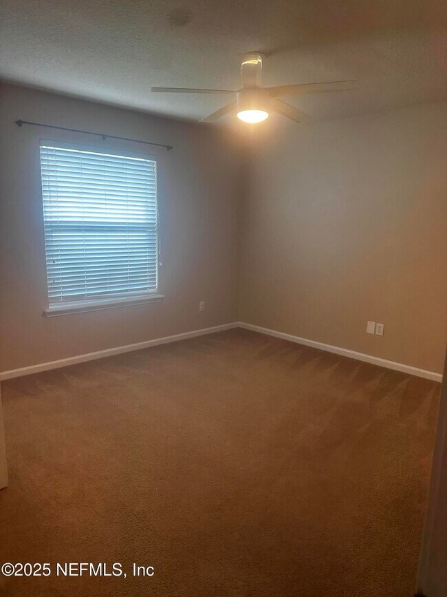Building Photo - 45157 Ingleham Cir