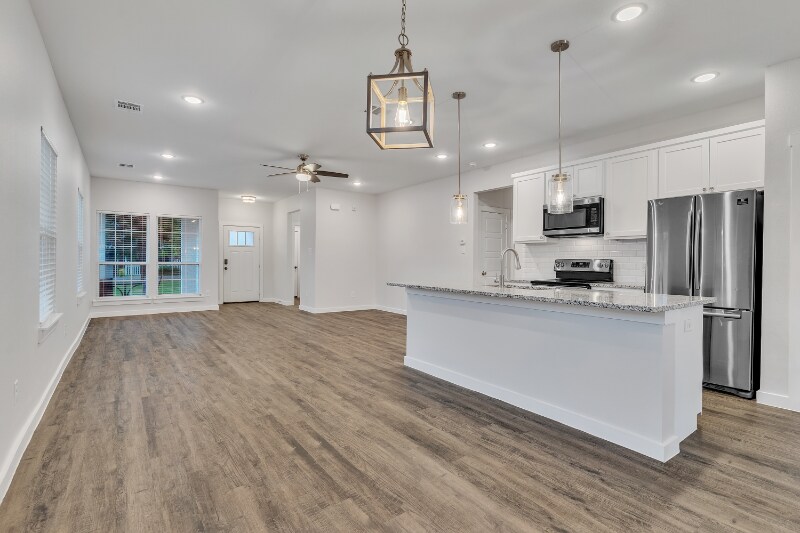 Building Photo - 404 Onyx Dr