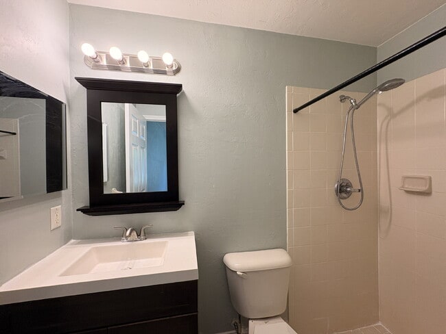 Building Photo - Charming Rental Home in Northwest Ocala – Comfort, Convenience & Value!