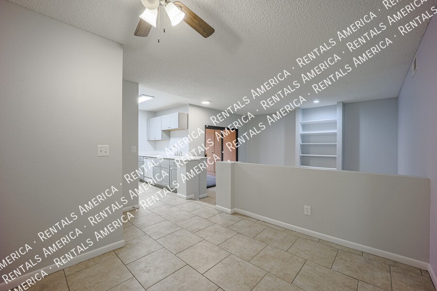 Building Photo - 747 S Ext Rd