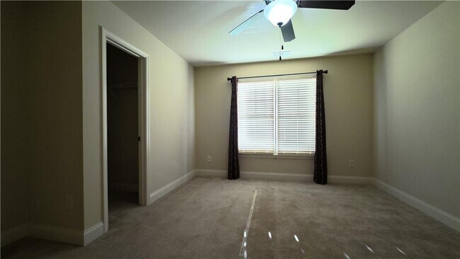 Building Photo - 3361 Lake McGinnis Dr