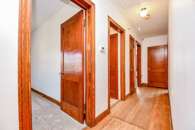 Building Photo - 609 Milwaukee St