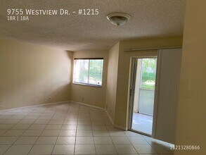 Building Photo - 9755 Westview Dr