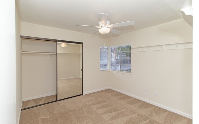 Building Photo - Home in the Community of Del Mar Highlands!