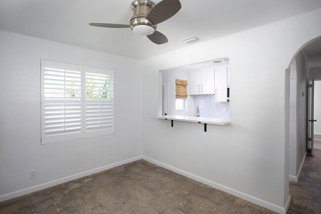 Building Photo - 1 Bedroom 1 Bathroom Apartment No Pets