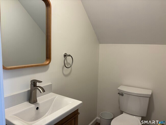 Building Photo - 33 Hartford Ave