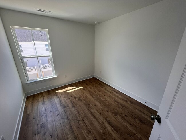 Building Photo - 15325 Sunray Aly