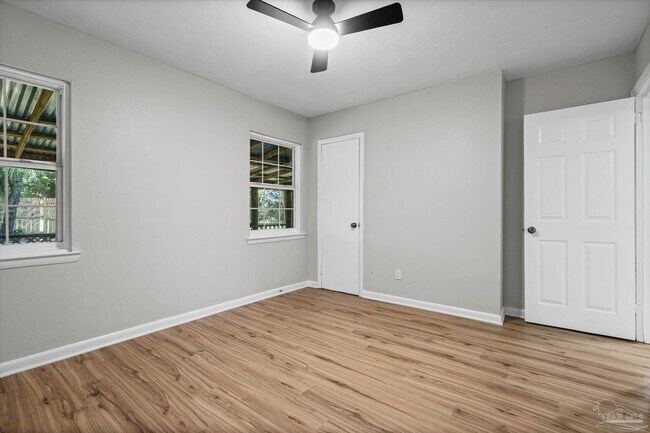 Building Photo - 835 S Madison Dr