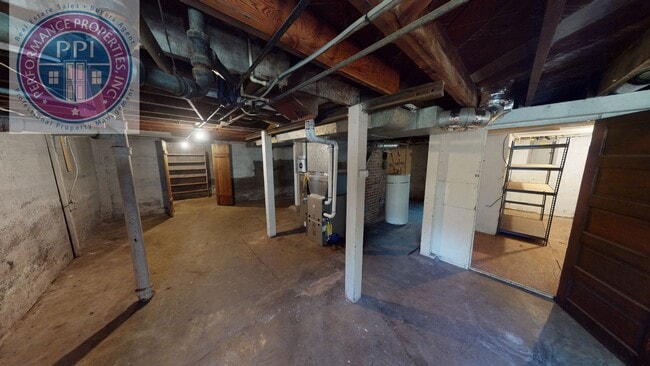 Building Photo - Lake Oswego First Addition - Craftsman Style, Across From George Roger's Park