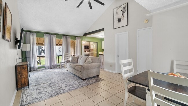 Building Photo - 68 Westwood Dr W