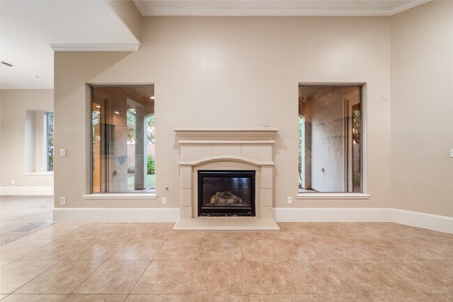 Building Photo - 4222 Stonebrook Ln