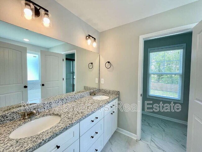Building Photo - 141 Burnside Dr