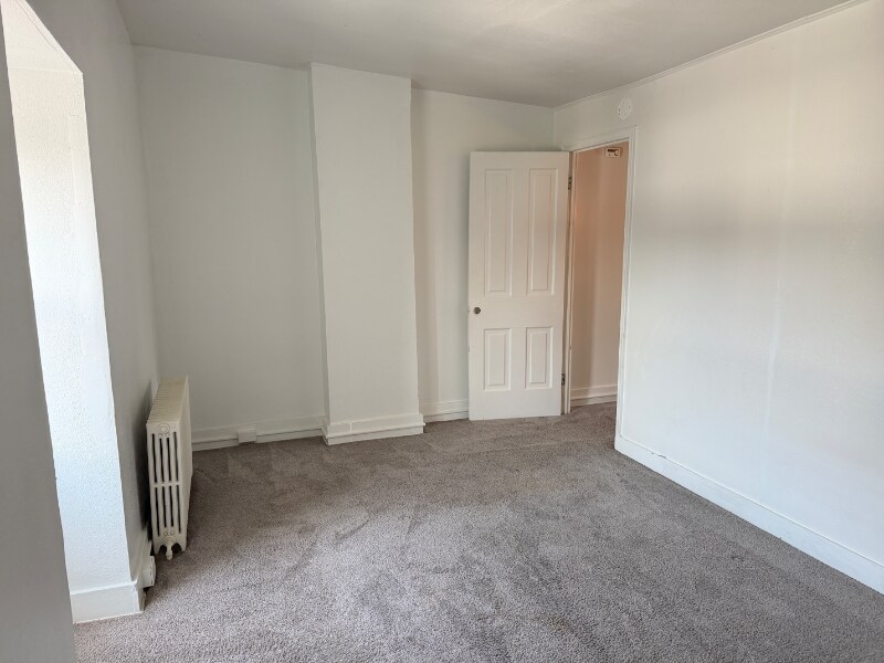 Building Photo - 433 N Pine St