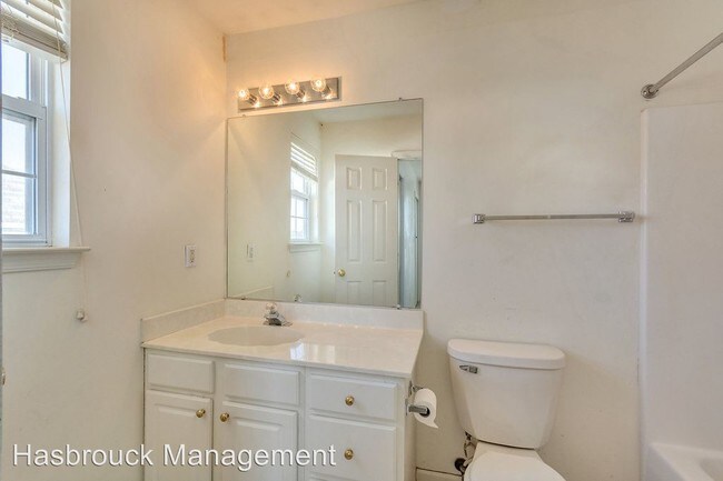 Building Photo - 4 br, 3.5 bath House - 4605 Briarwood Drive