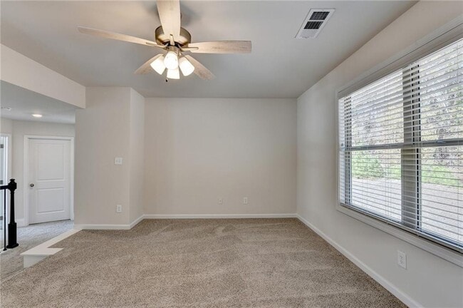 Building Photo - 1661 Silver Crst Wy