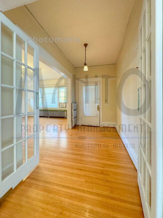 Building Photo - 602 E 23rd Ave