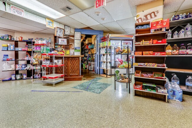 Building Photo - 4000 Tunlaw Rd NW