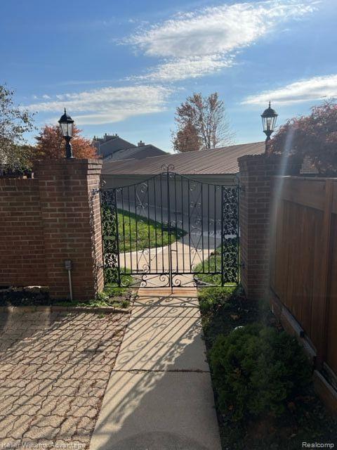 Building Photo - 22242 Edgewater