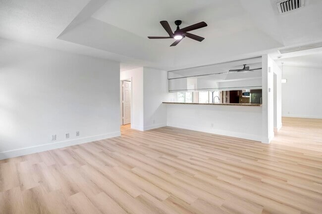 Building Photo - 10129 Canoe Brook Cir