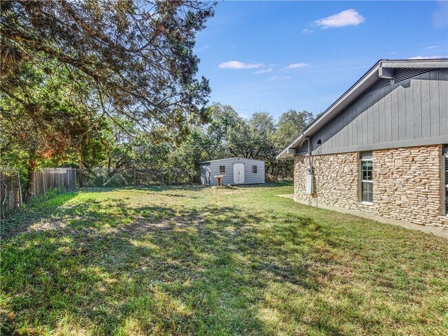 Building Photo - 5205 Thunderbird St