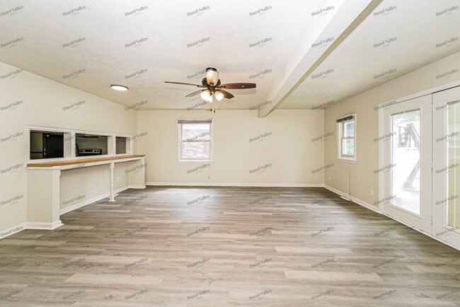 Building Photo - 26747 Russell Rd