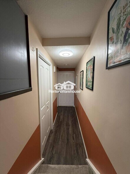 Building Photo - 5213 Hiawatha Ln